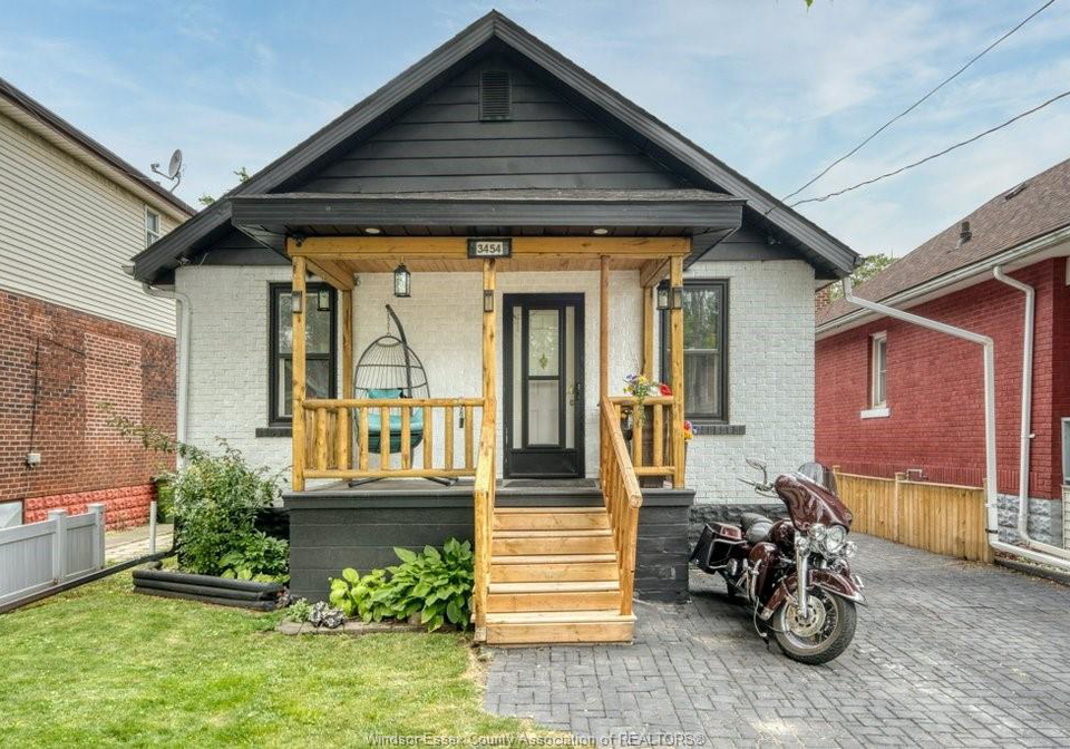 3454-harris-street-windsor-ontario-26018397