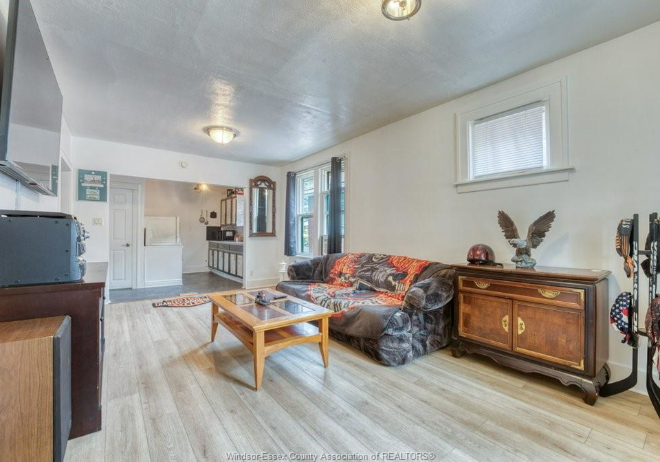 3454-harris-street-windsor-ontario-26018397