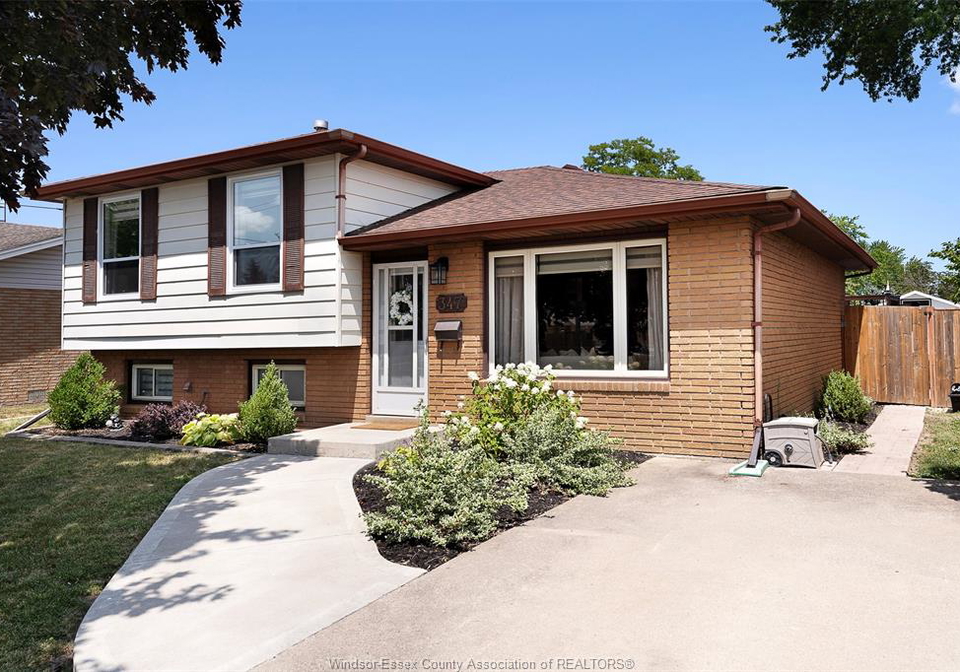 347-st-peter-street-belle-river-ontario-26018403