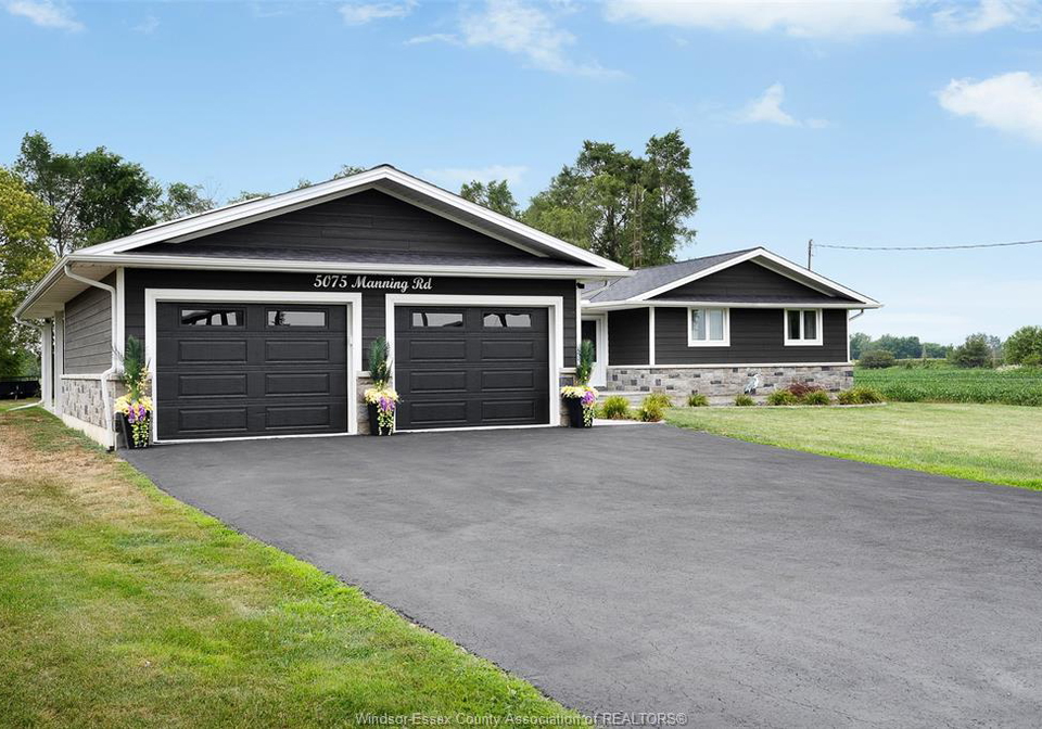 5075-manning-road-tecumseh-ontario-26018404