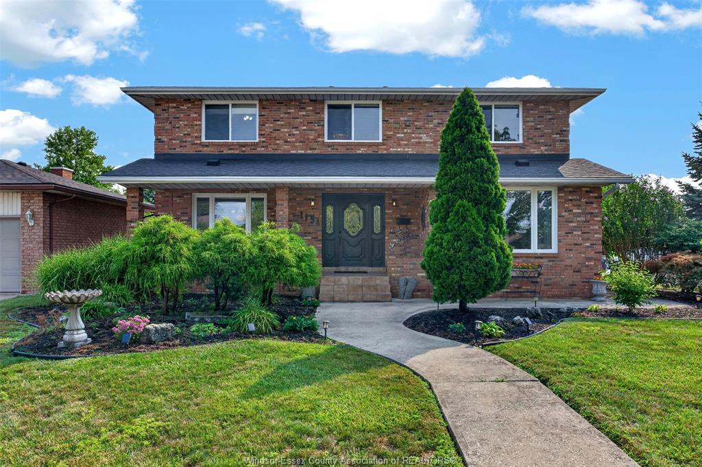 1154-heritage-lasalle-ontario-26018405