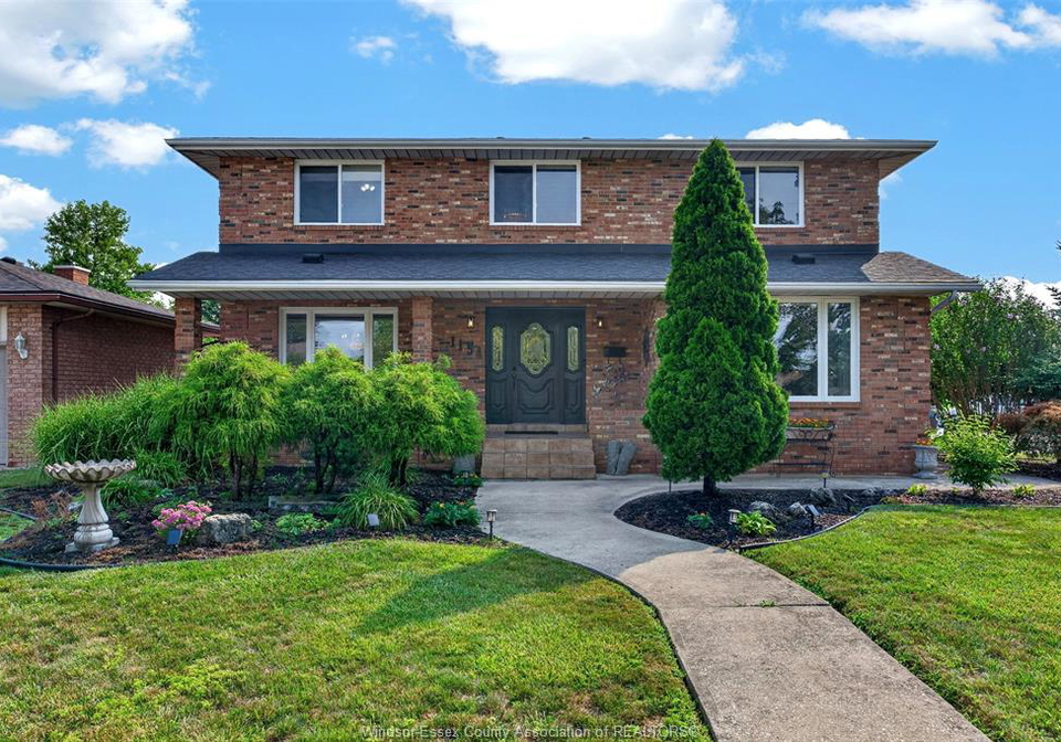 1154-heritage-lasalle-ontario-26018405