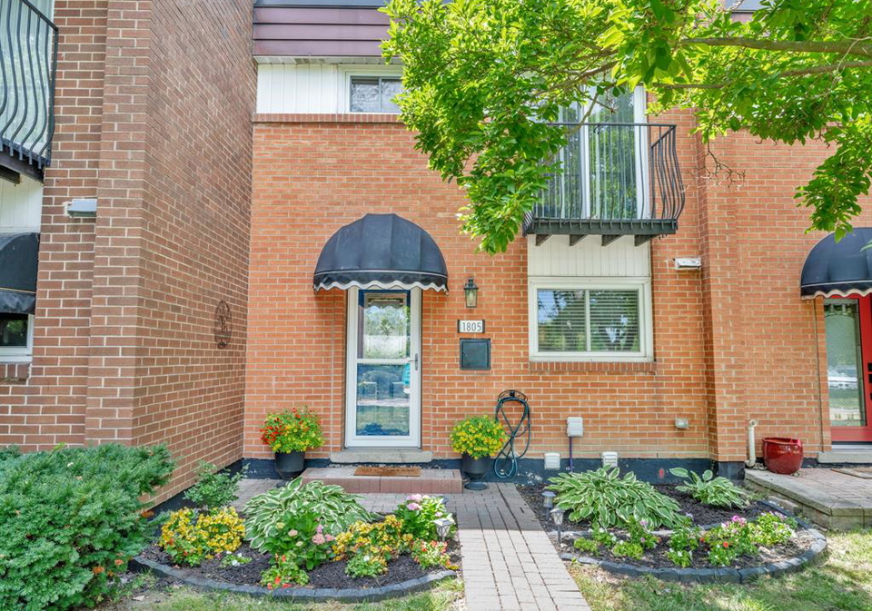 1805-east-gate-estates-windsor-ontario-26018409