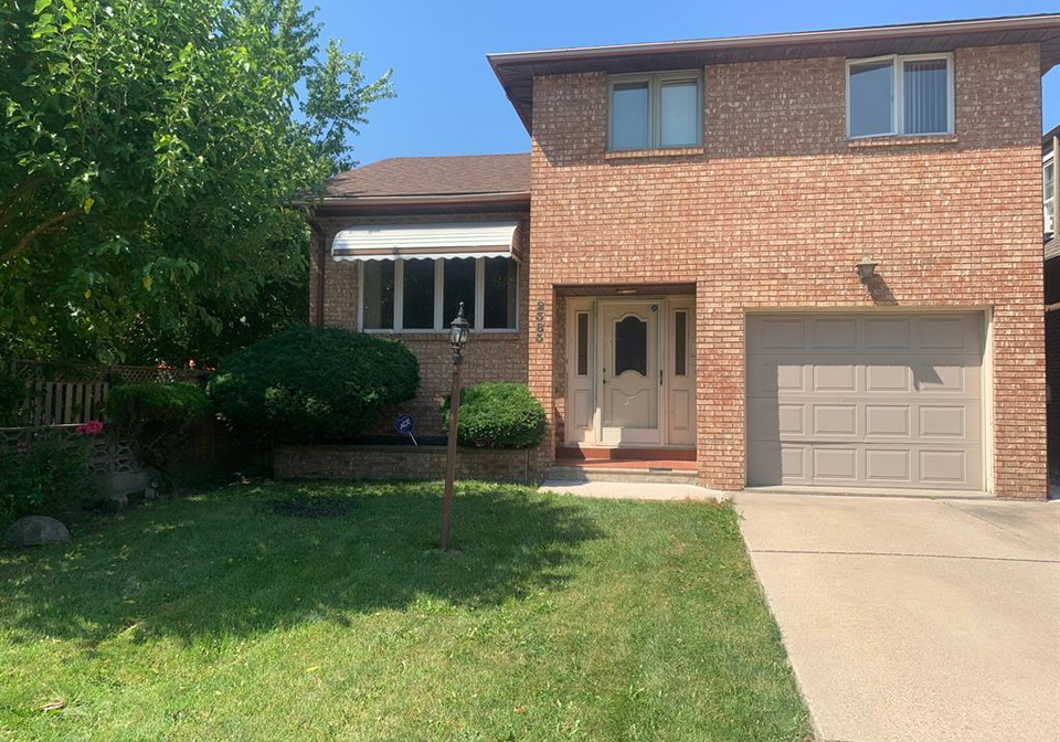 2383-parkwood-windsor-ontario-26018434