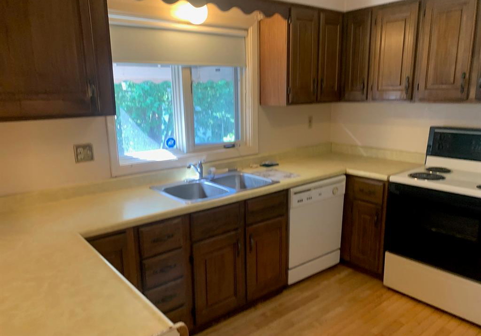 2383-parkwood-windsor-ontario-26018434