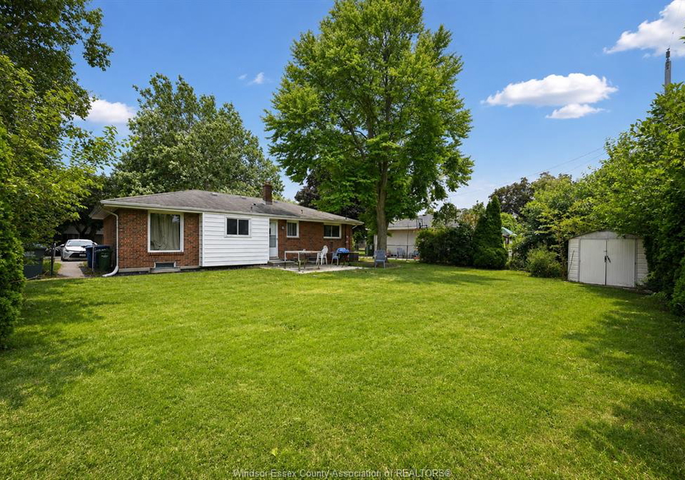 1560-villa-maria-boulevard-windsor-ontario-26018435