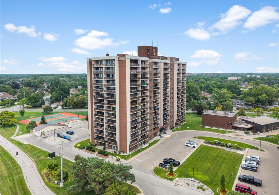 9099-riverside-drive-east-windsor-ontario-26018439