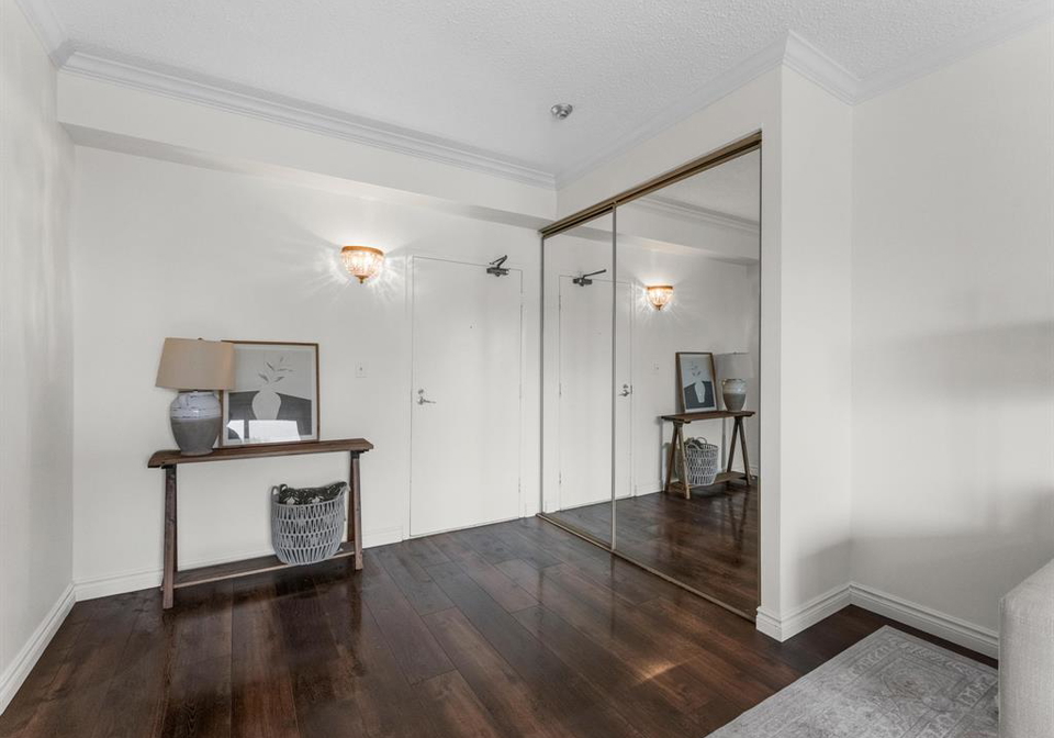 9099-riverside-drive-east-windsor-ontario-26018439