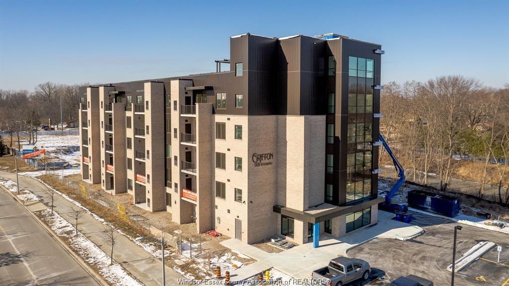 1826-wyoming-avenue-lasalle-ontario-26018448