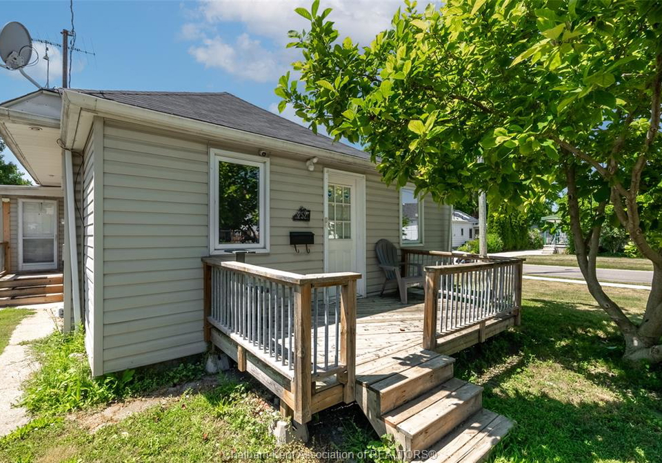252-wellington-street-east-chatham-ontario-26018450