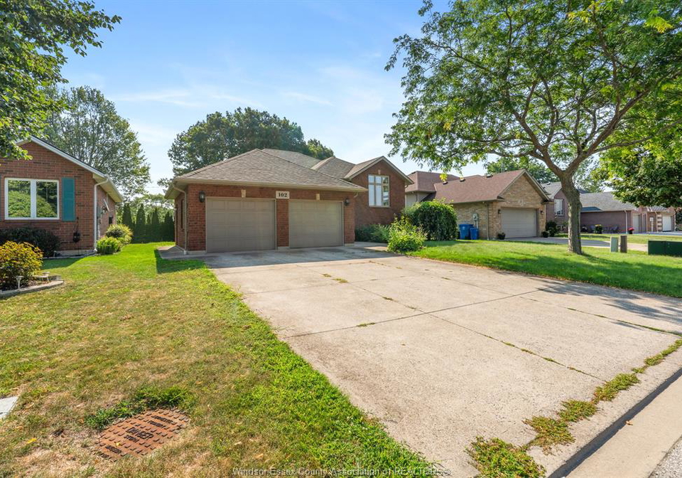 102-joanne-court-leamington-ontario-26018471