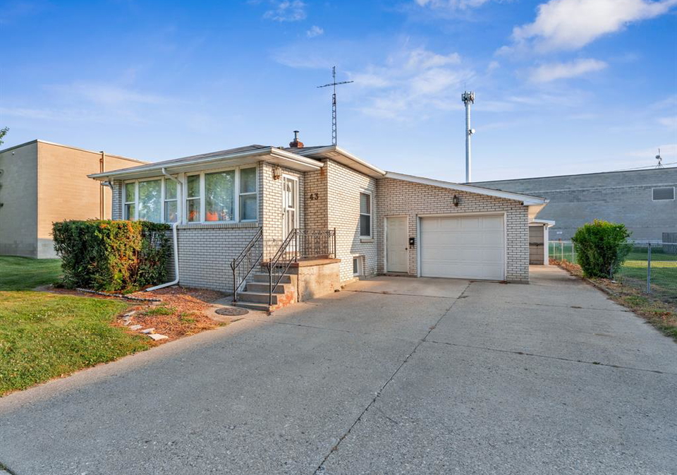 43-clark-street-west-leamington-ontario-26018473
