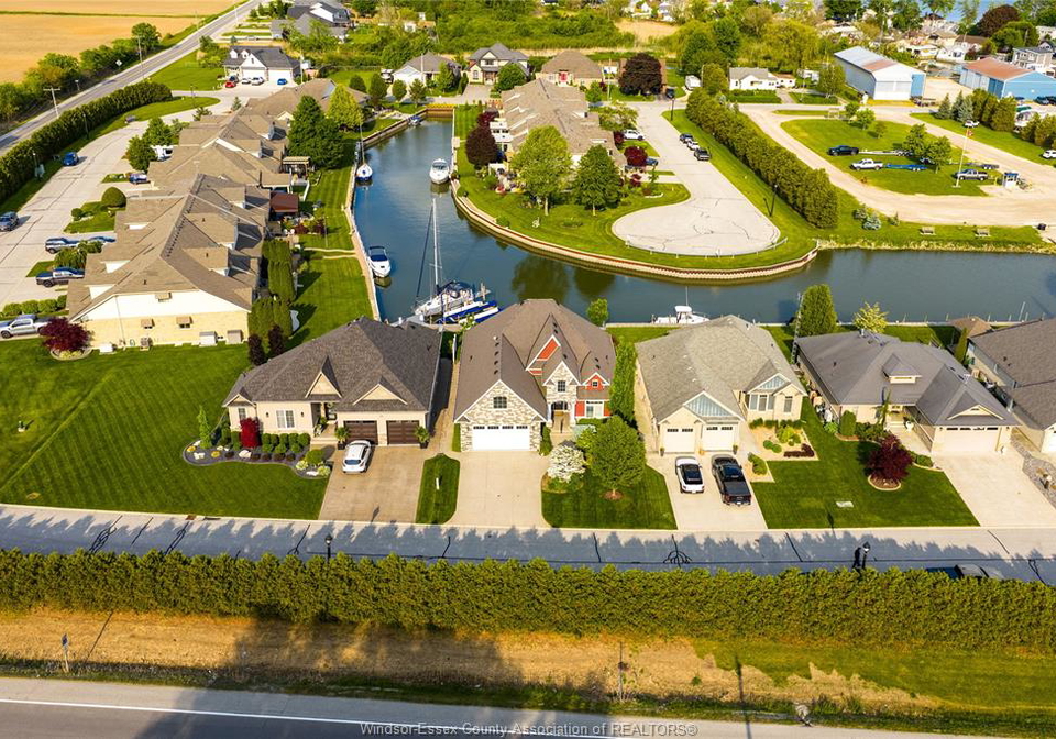 33-montego-bay-crescent-kingsville-ontario-26018484