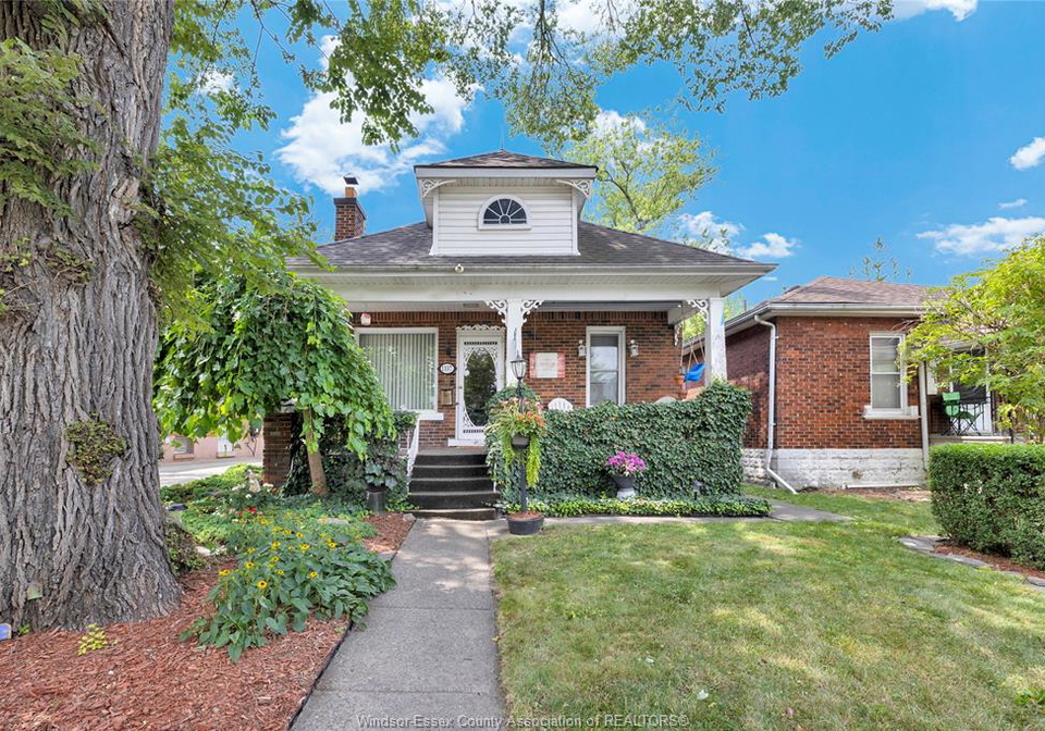 1337-janette-windsor-ontario-26018489