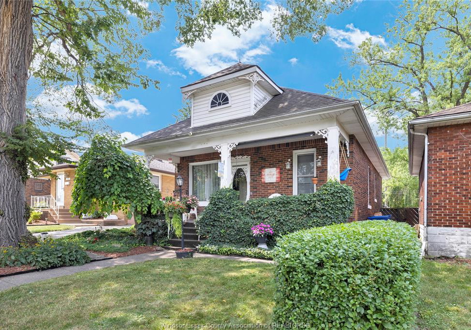 1337-janette-windsor-ontario-26018489