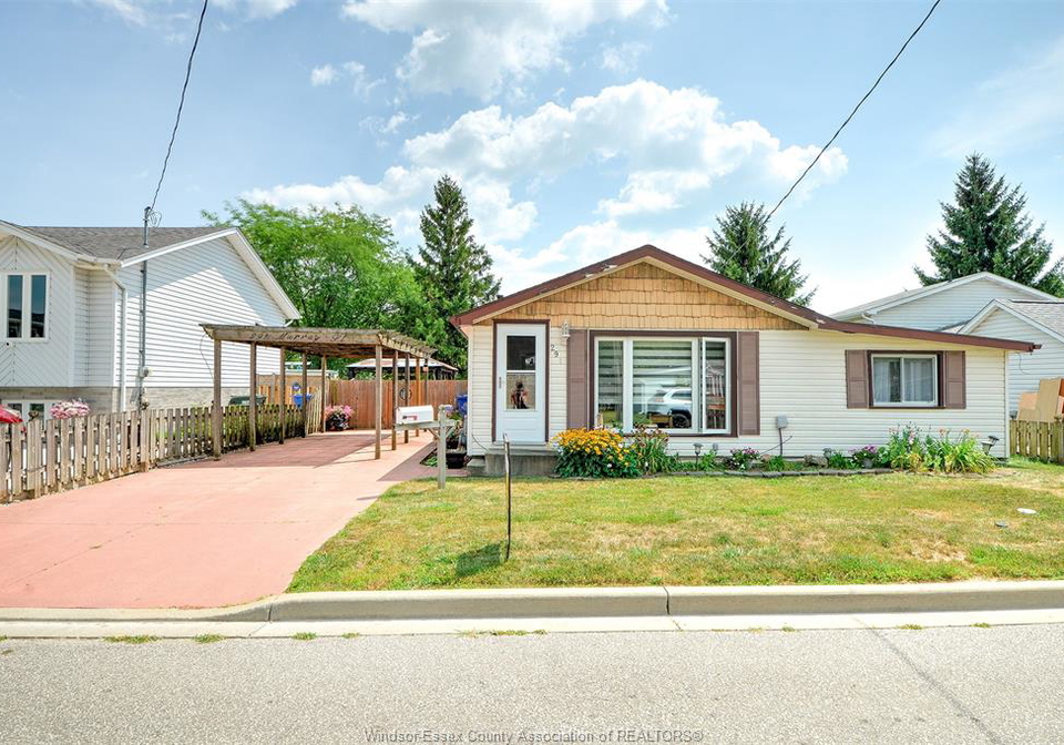 291-murray-amherstburg-ontario-26018497