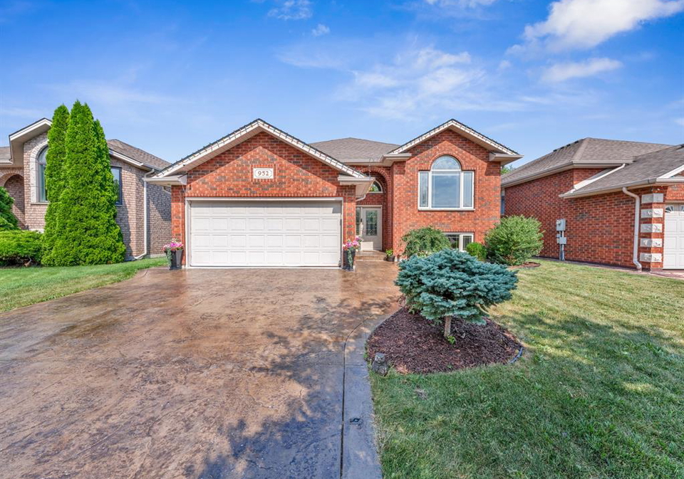 952-banwell-windsor-ontario-26018498