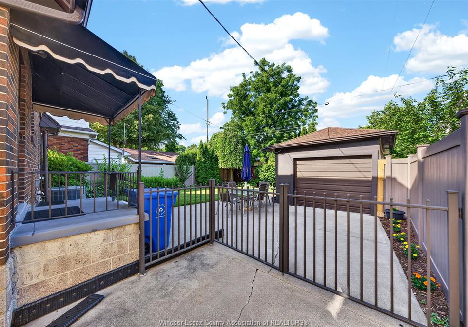 2333-chilver-windsor-ontario-26018500
