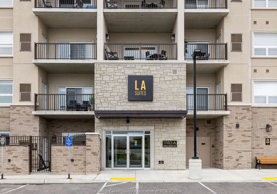 1740-sprucewood-lasalle-ontario-26018506