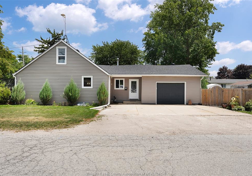 430-broadway-street-belle-river-ontario-26018513