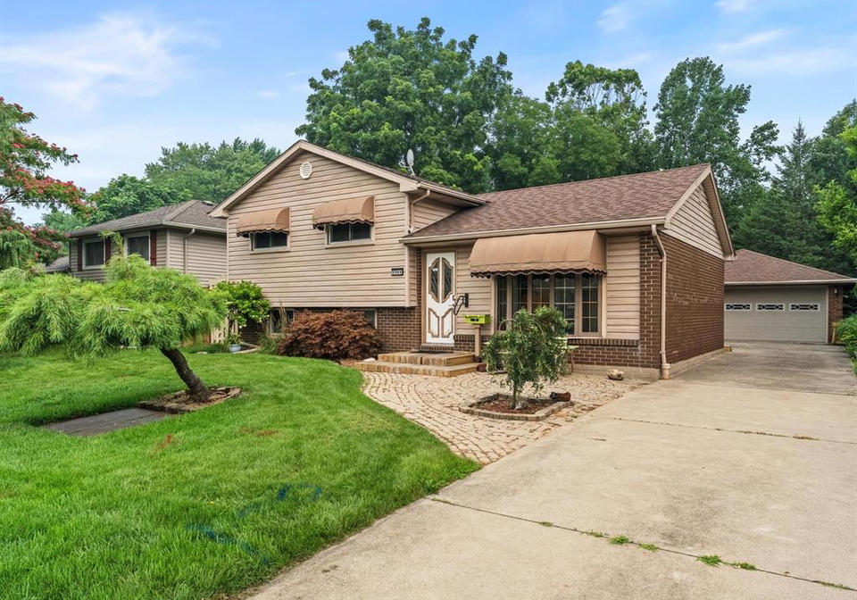5564-baldwin-avenue-windsor-ontario-26018524