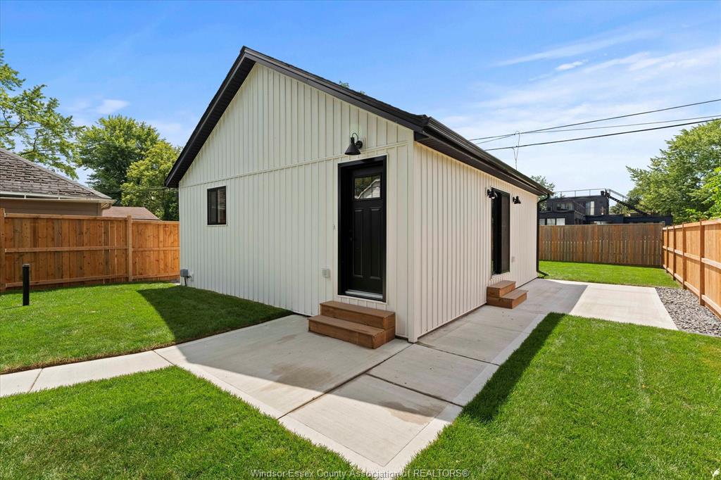 557-elinor-street-windsor-ontario-26018528