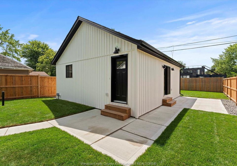 557-elinor-street-windsor-ontario-26018528