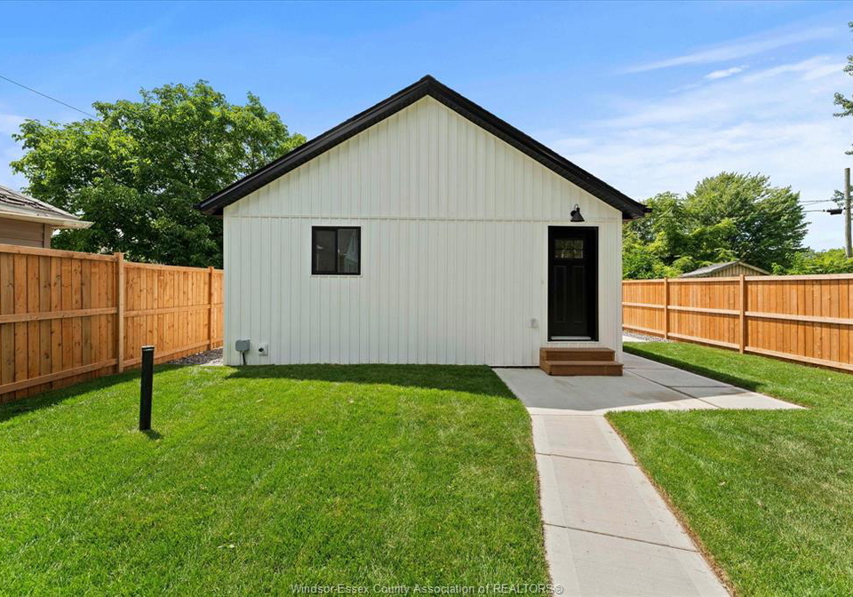 557-elinor-street-windsor-ontario-26018528