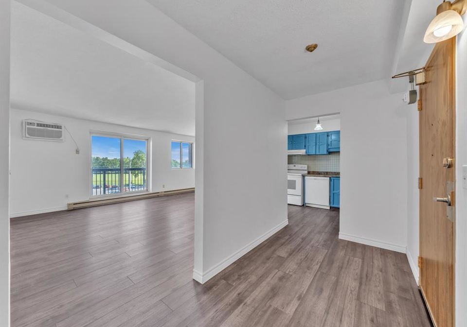 3950-wyandotte-street-east-windsor-ontario-26018535