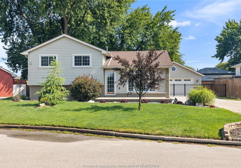2935-granby-crescent-windsor-ontario-26018542
