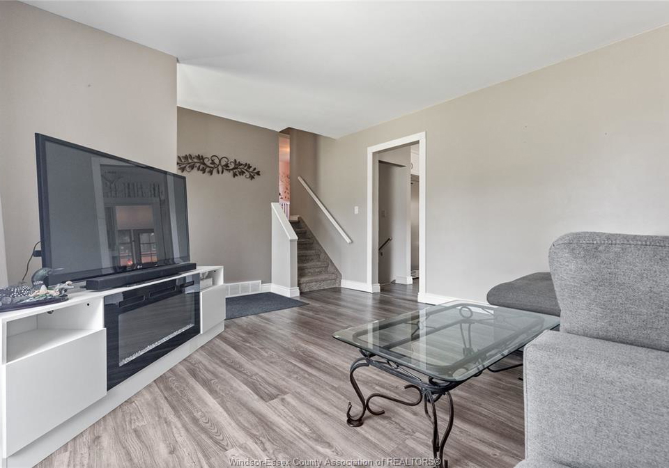 2935-granby-crescent-windsor-ontario-26018542