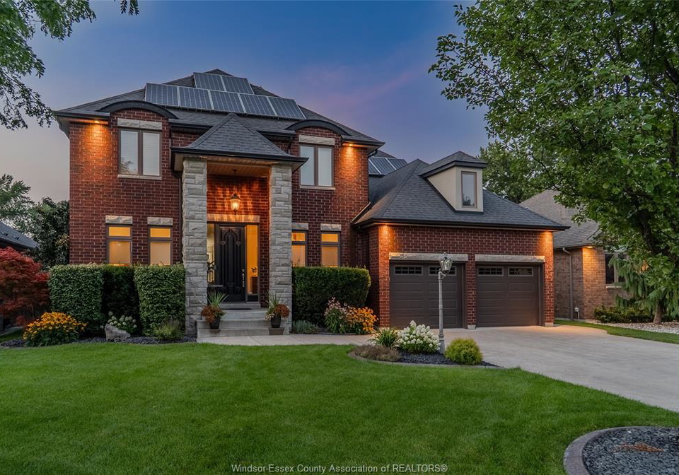 425-superior-street-lasalle-ontario-26018543