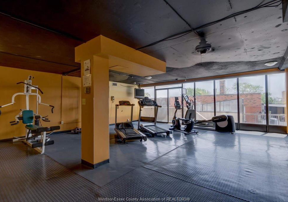 515-riverside-drive-windsor-ontario-26018550
