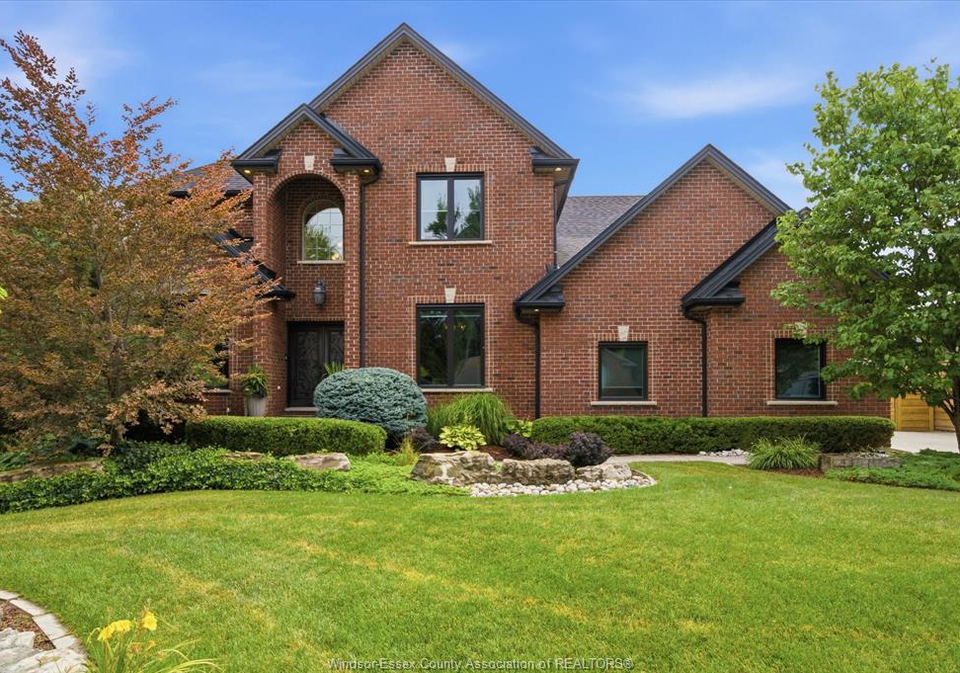 3460-huntington-avenue-windsor-ontario-26018557