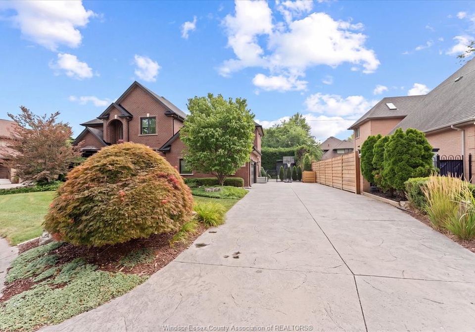 3460-huntington-avenue-windsor-ontario-26018557