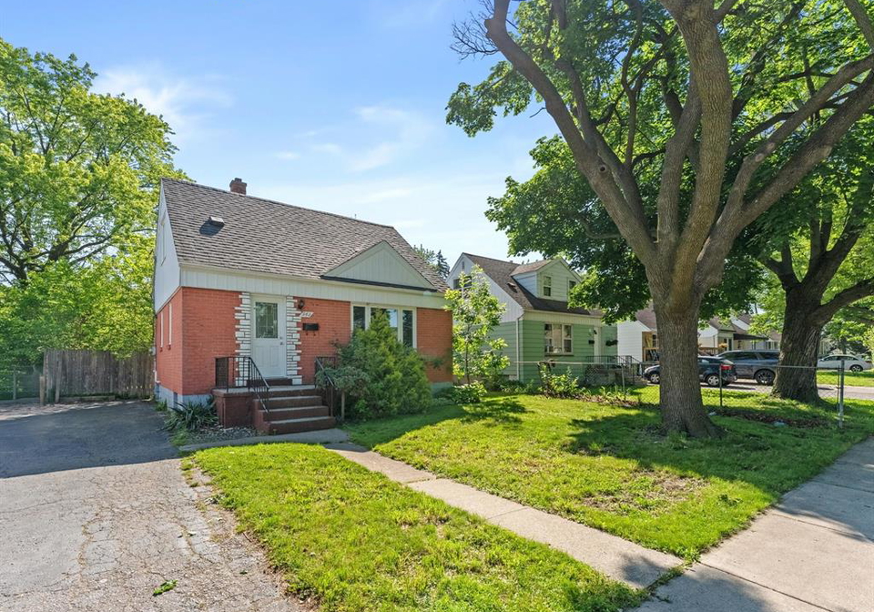 962-askin-windsor-ontario-26018560