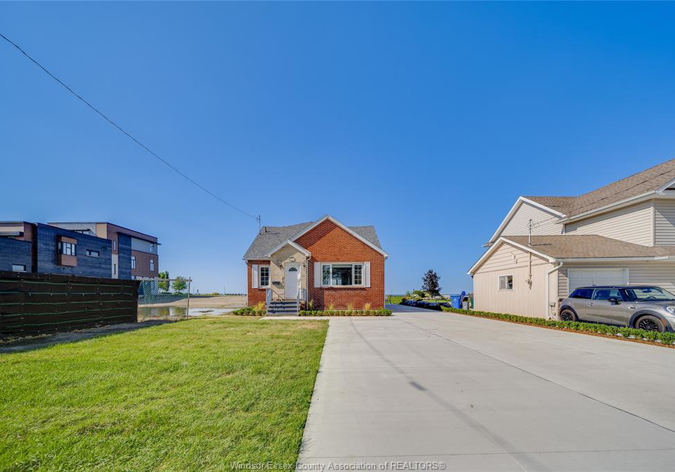 13902-riverside-drive-tecumseh-ontario-26018563