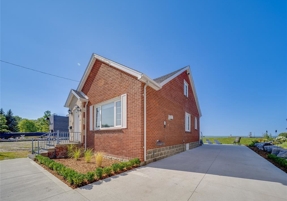 13902-riverside-drive-tecumseh-ontario-26018563