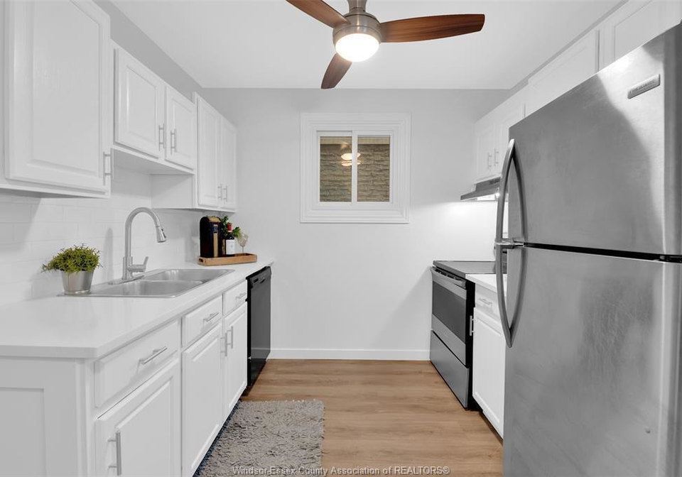 9260-arncliffe-court-windsor-ontario-26018575