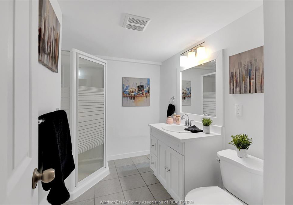 9260-arncliffe-court-windsor-ontario-26018575