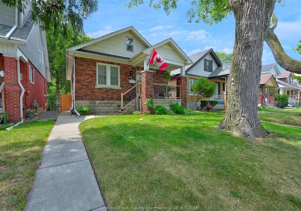 987-curry-windsor-ontario-26018576