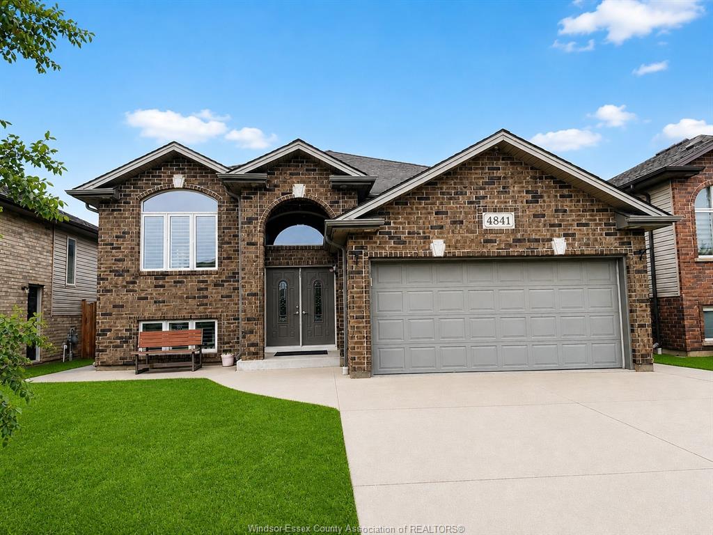 4841-periwinkle-crescent-windsor-ontario-26018586