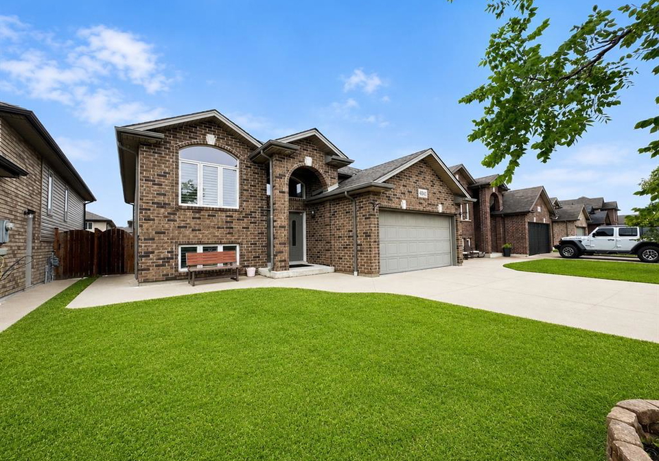 4841-periwinkle-crescent-windsor-ontario-26018586
