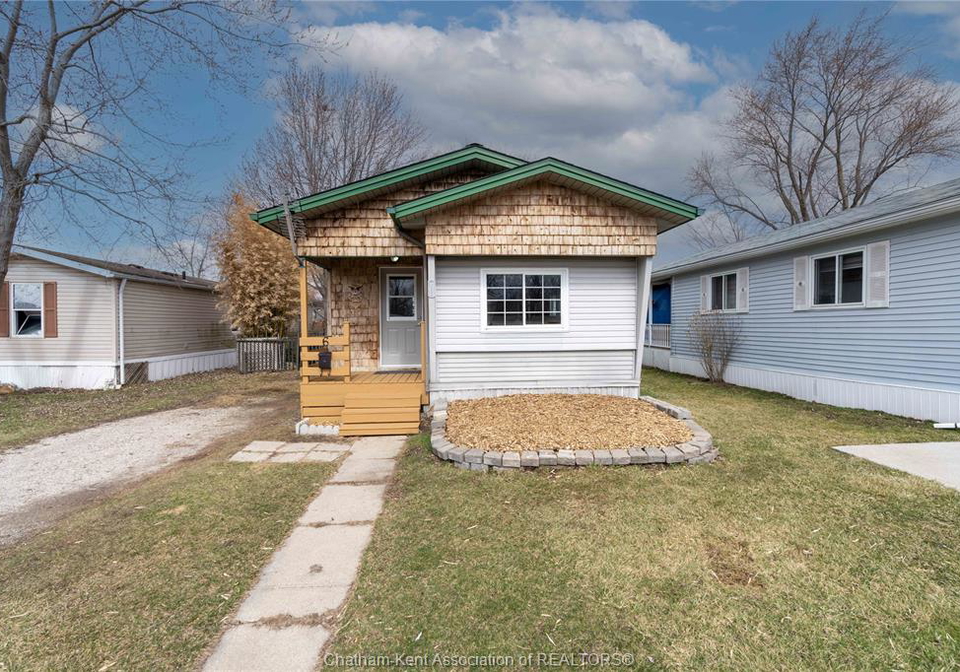 6-maple-drive-mcgregor-ontario-26018589