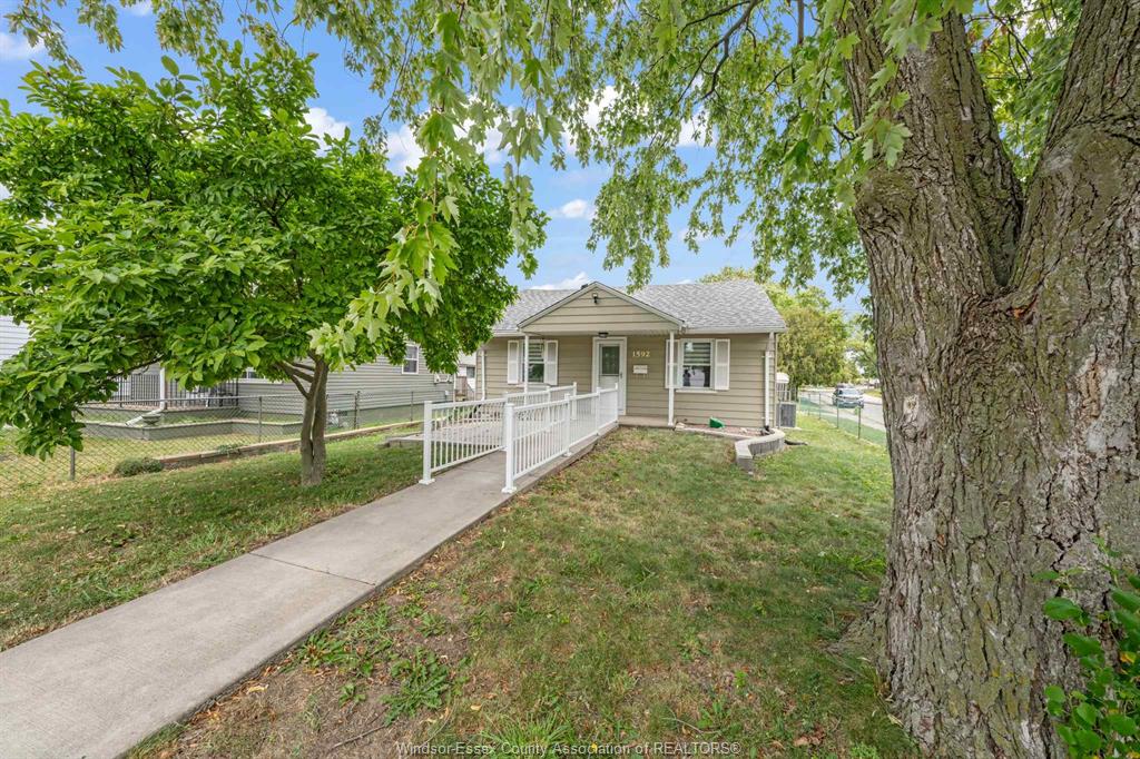 1592-prince-road-windsor-ontario-26018594