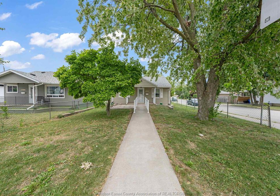 1592-prince-road-windsor-ontario-26018594