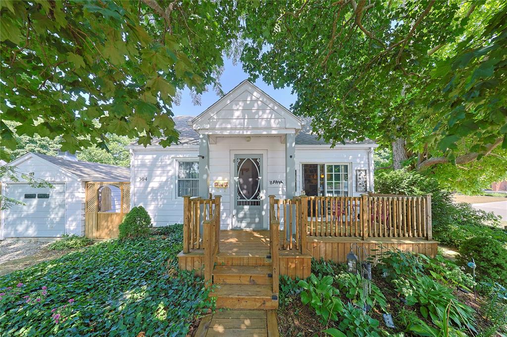 304-lorne-avenue-wallaceburg-ontario-26018608