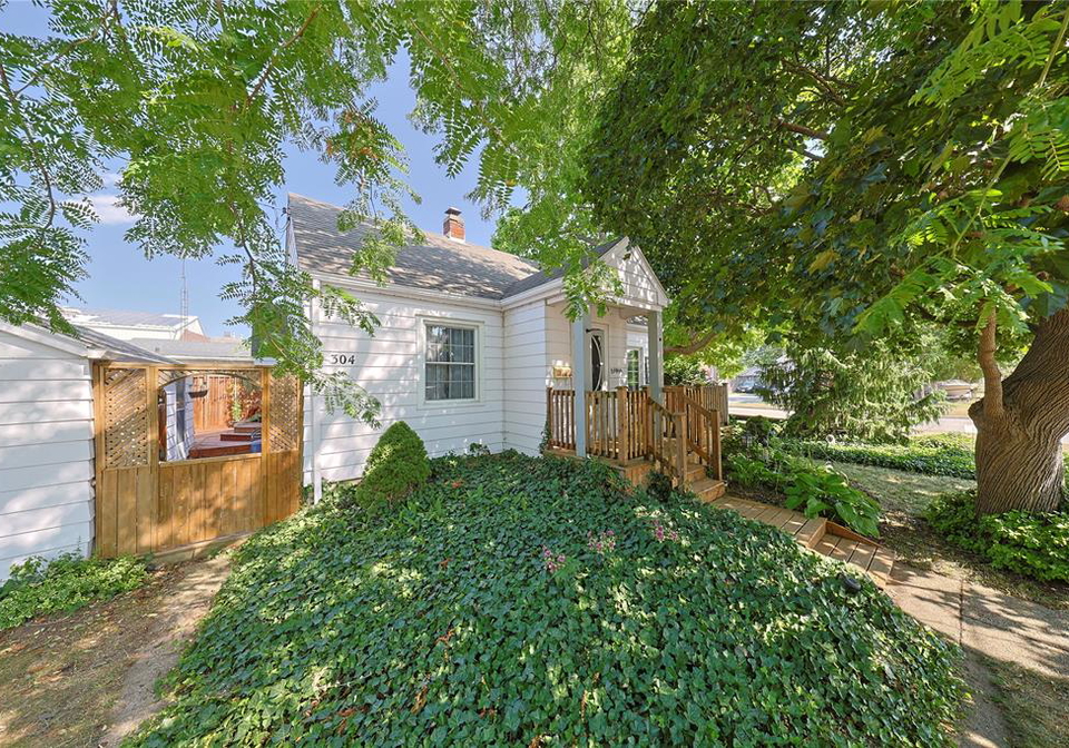 304-lorne-avenue-wallaceburg-ontario-26018608