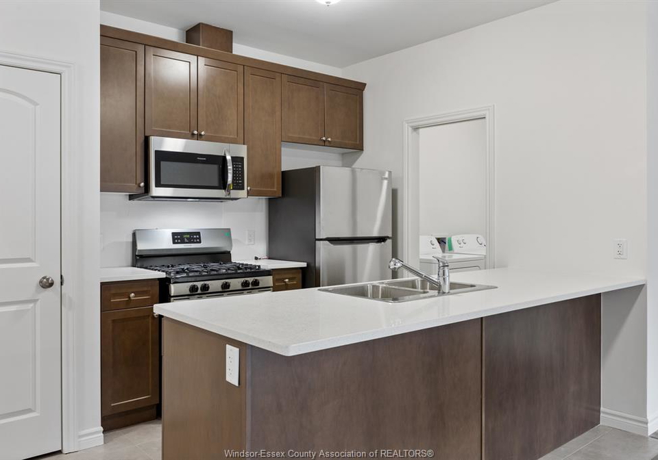 1888-westview-park-boulevard-lasalle-ontario-26018614