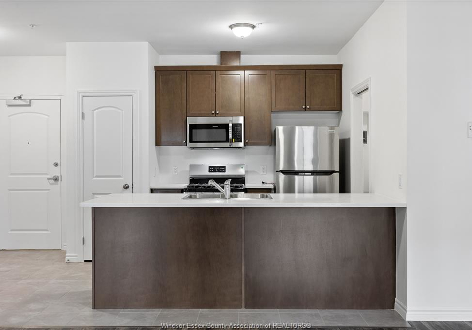 1888-westview-park-boulevard-lasalle-ontario-26018614